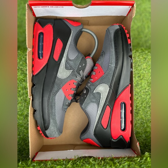 Nike Air Max 90 Smoke Grey Fire Red Men's Size 10.5 Brand New Authentic Shoes - Picture 6 of 7